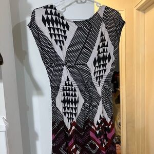 One Clothing Black and White Sheath Top with Dolman Cap Sleeves